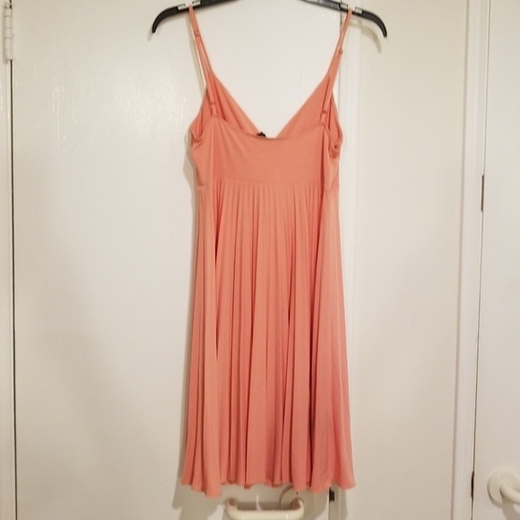 💕MAXANDCLEO💕 Pleated Salmon Pink Dress 6 - Picture 3 of 3